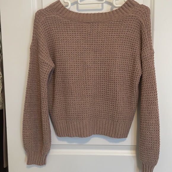 Soft Pink Rose v neck knit sweater - Picture 2 of 4